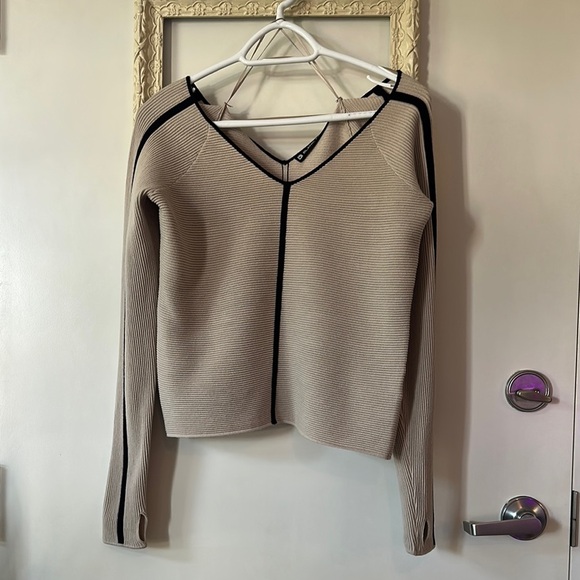 BLANC NOIR | Portola Beige Sweater with Black Accents - Picture 2 of 15